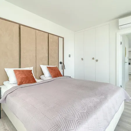 Apartment Your Holidays Waves B862